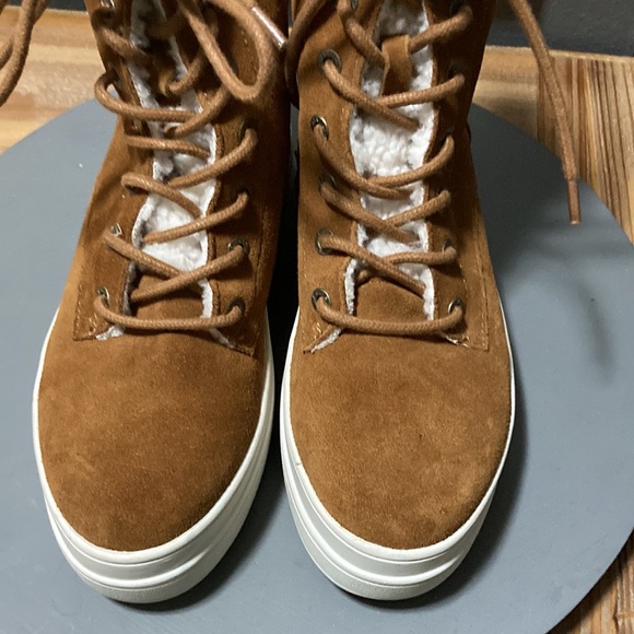 NWOT J/SLIDES boots - Picture 4 of 14